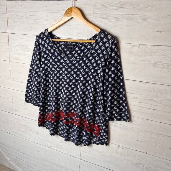 Lucky Brand Top Womens Size Medium Blue & White Geometric with Red Embroidery - Picture 4 of 16